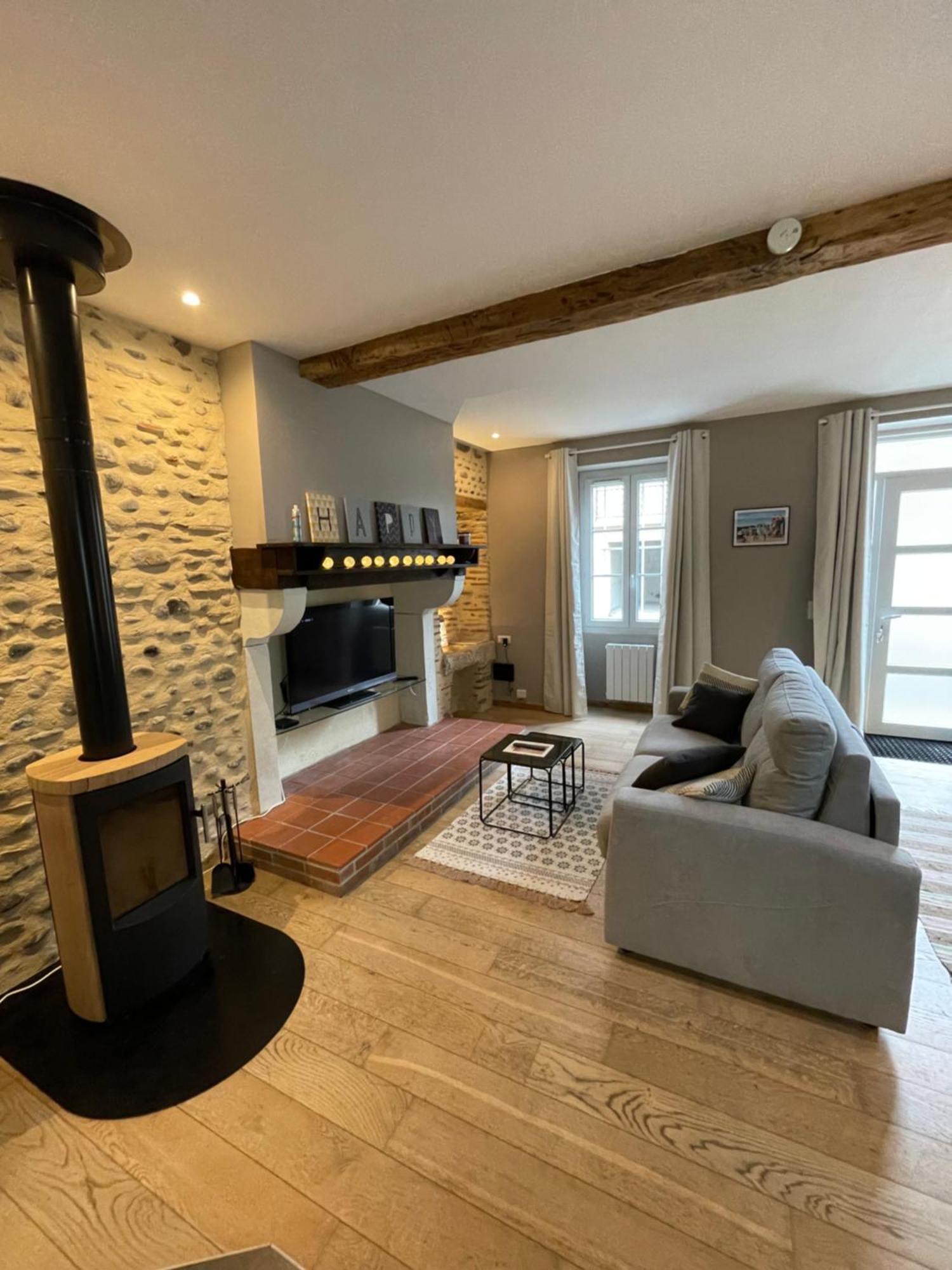 Loft De Charme En Centre-Ville Pau Luaran gambar